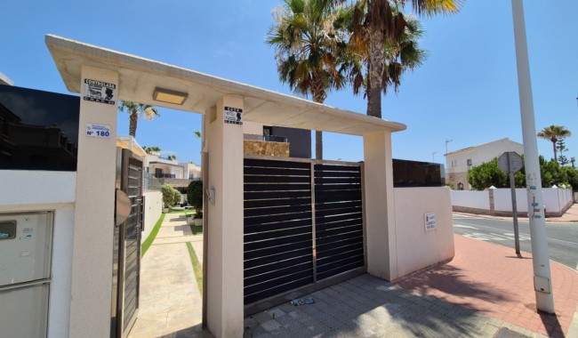 Resale - Villa - Torrevieja - Costa Blanca Sur