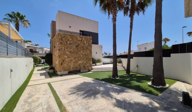 Resale - Villa - Torrevieja - Costa Blanca Sur