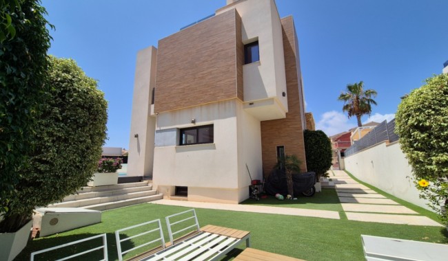 Resale - Villa - Torrevieja - Costa Blanca Sur