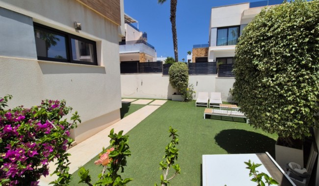 Resale - Villa - Torrevieja - Costa Blanca Sur