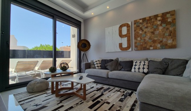 Resale - Villa - Torrevieja - Costa Blanca Sur