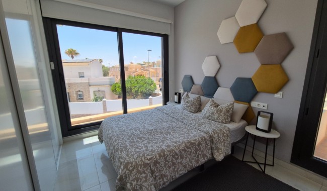 Resale - Villa - Torrevieja - Costa Blanca Sur