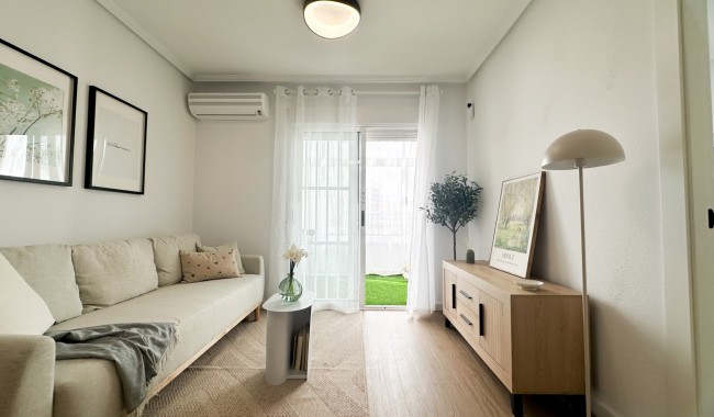 Resale - Apartment - Orihuela Costa - Playa Flamenca