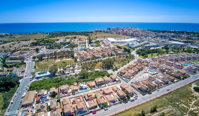 Resale - Villa - Punta Prima
