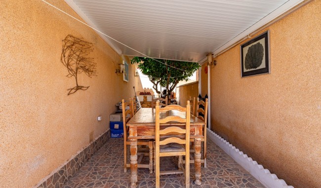 Resale - Villa - Punta Prima