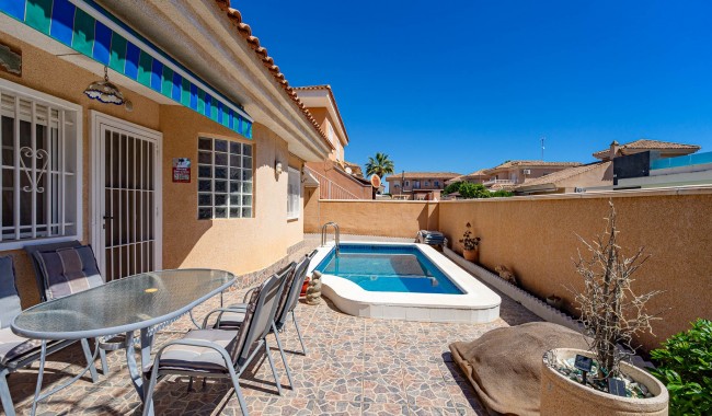 Resale - Villa - Punta Prima