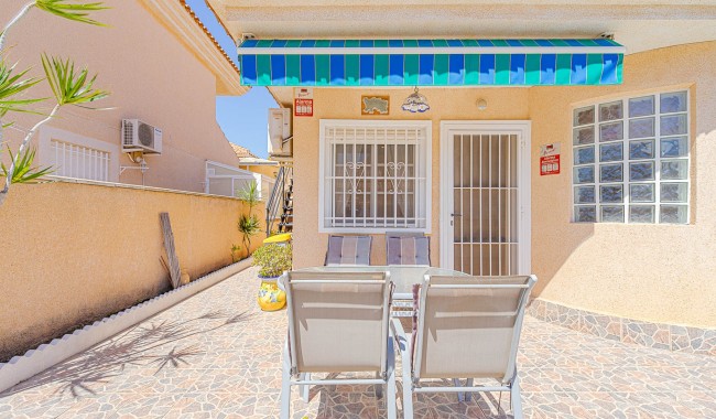 Resale - Villa - Punta Prima