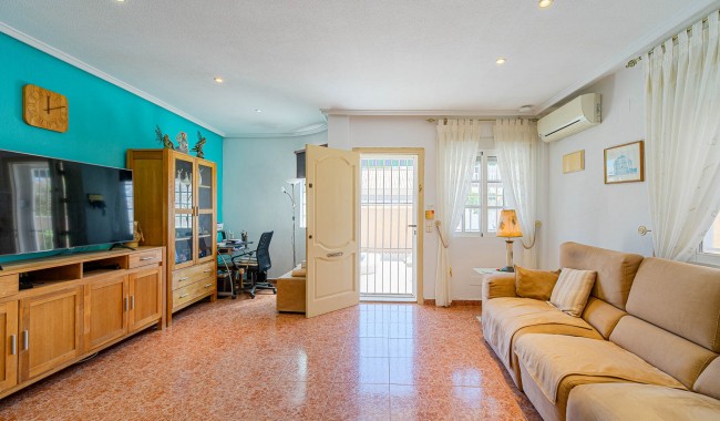 Resale - Villa - Punta Prima
