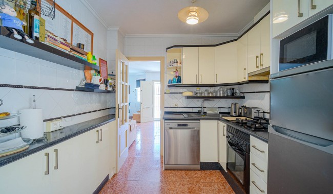 Resale - Villa - Punta Prima