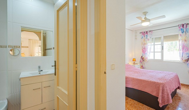 Resale - Villa - Punta Prima