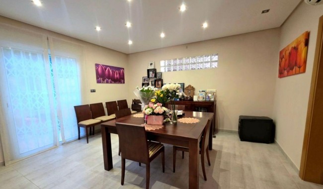 Begagnad - Villa - Orihuela Costa - Dehesa de Campoamor