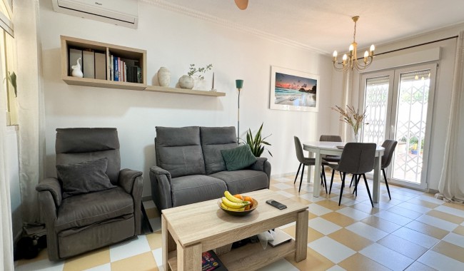 Brukt - Villa - Torrevieja - Aguas Nuevas