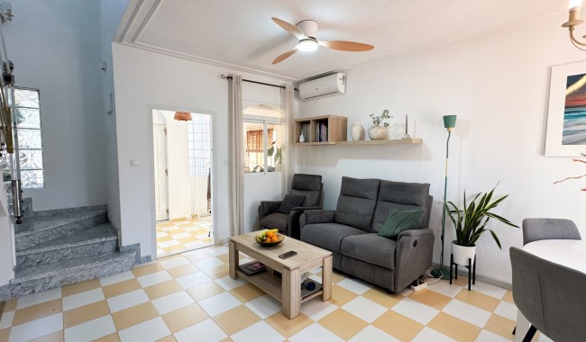 Brukt - Villa - Torrevieja - Aguas Nuevas