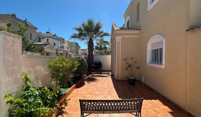 Brukt - Villa - Torrevieja - Aguas Nuevas