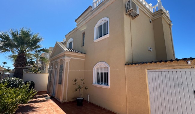 Brukt - Villa - Torrevieja - Aguas Nuevas