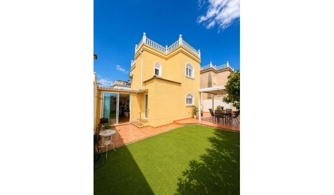 Brukt - Villa - Torrevieja - Aguas Nuevas