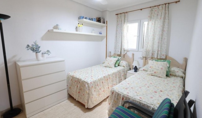 Resale - Apartment - Torrevieja - Los Europeos