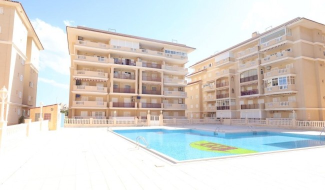Resale - Apartment - Torrevieja - Los Europeos