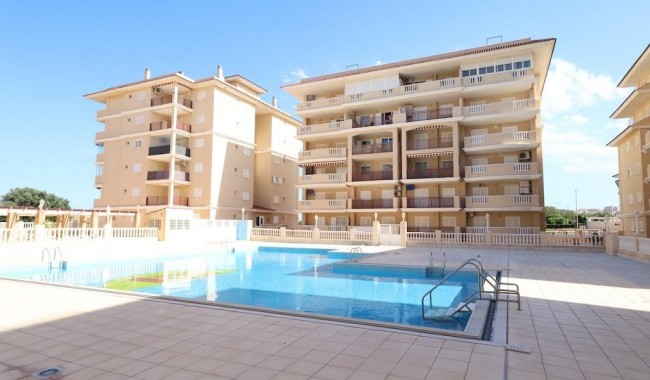 Resale - Apartment - Torrevieja - Los Europeos