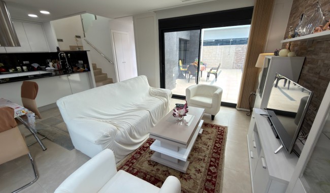 Resale - Villa - Benijófar