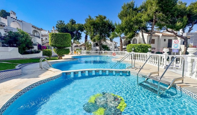 Sprzedaż - Bungalow - Torrevieja - Nueva Torrevieja - Aguas Nuevas