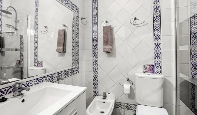 Sprzedaż - Bungalow - Torrevieja - Nueva Torrevieja - Aguas Nuevas