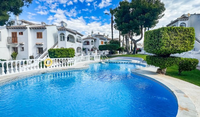 Sprzedaż - Bungalow - Torrevieja - Nueva Torrevieja - Aguas Nuevas