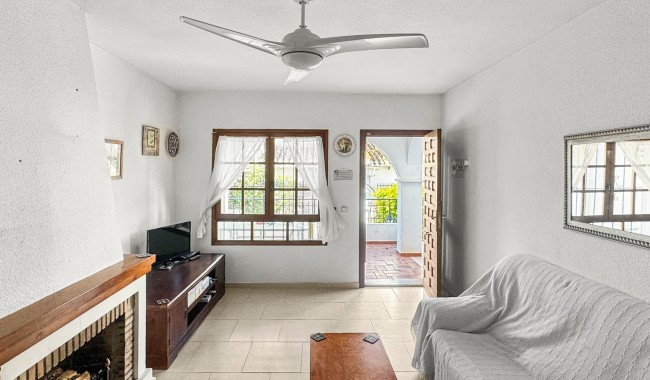 Sprzedaż - Bungalow - Torrevieja - Nueva Torrevieja - Aguas Nuevas