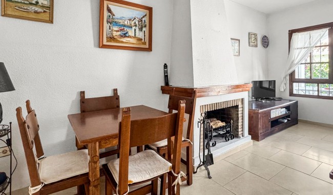 Sprzedaż - Bungalow - Torrevieja - Nueva Torrevieja - Aguas Nuevas
