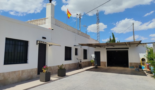 Resale - Finca - Los Montesinos
