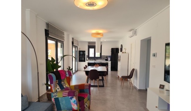 Resale - Finca - Los Montesinos