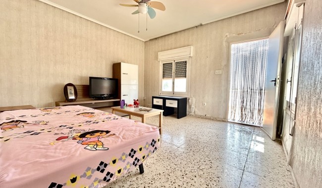Resale - Finca - Los Montesinos