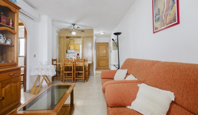 Resale - Apartment - Torrevieja - Playa de La Acequion