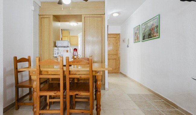 Resale - Apartment - Torrevieja - Playa de La Acequion