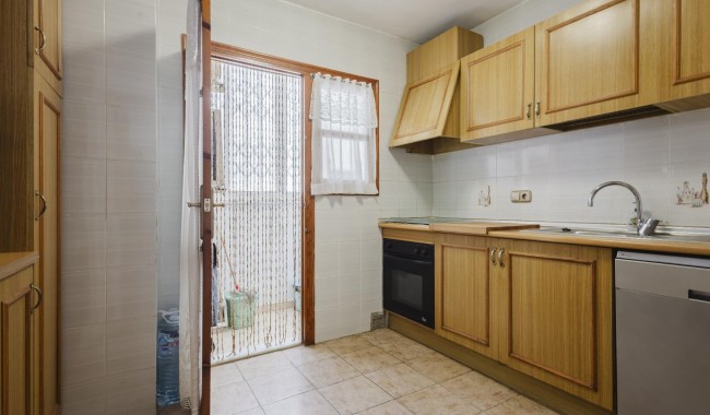 Resale - Apartment - Torrevieja - Playa de La Acequion