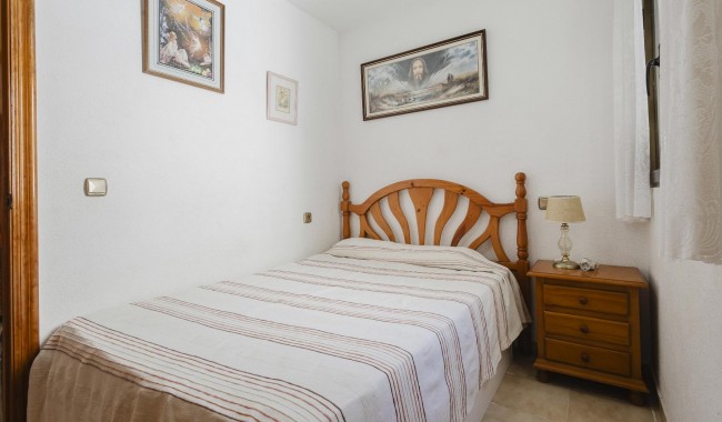 Resale - Apartment - Torrevieja - Playa de La Acequion