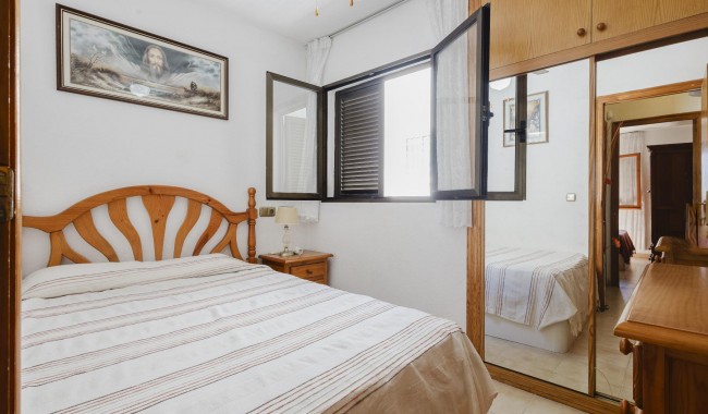 Resale - Apartment - Torrevieja - Playa de La Acequion