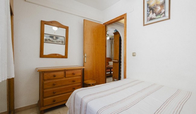 Resale - Apartment - Torrevieja - Playa de La Acequion