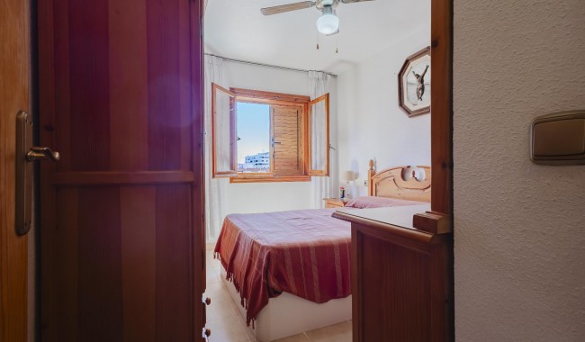 Resale - Apartment - Torrevieja - Playa de La Acequion