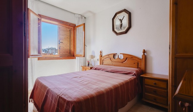 Resale - Apartment - Torrevieja - Playa de La Acequion