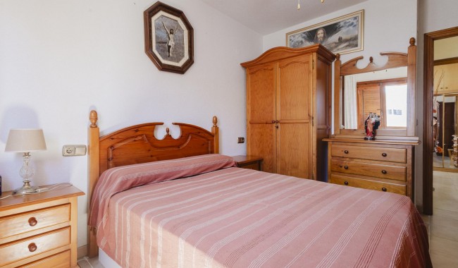 Resale - Apartment - Torrevieja - Playa de La Acequion