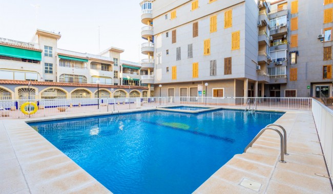 Resale - Apartment - Torrevieja - Playa de La Acequion