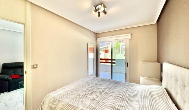 Resale - Apartment - Orihuela Costa - Punta Prima