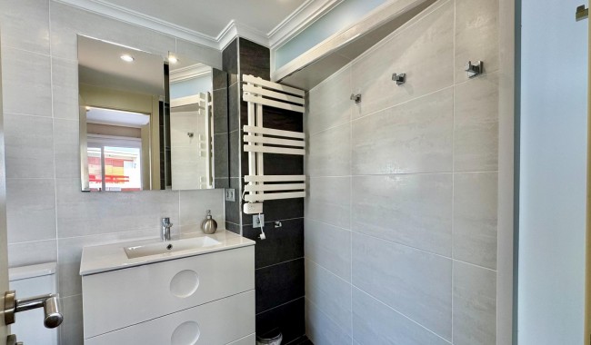 Resale - Apartment - Orihuela Costa - Punta Prima