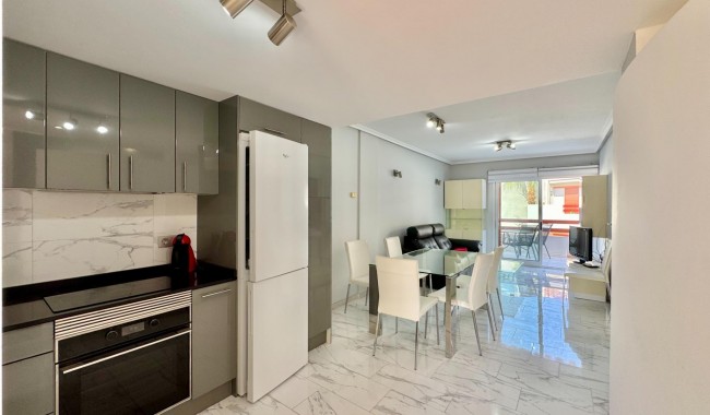 Resale - Apartment - Orihuela Costa - Punta Prima