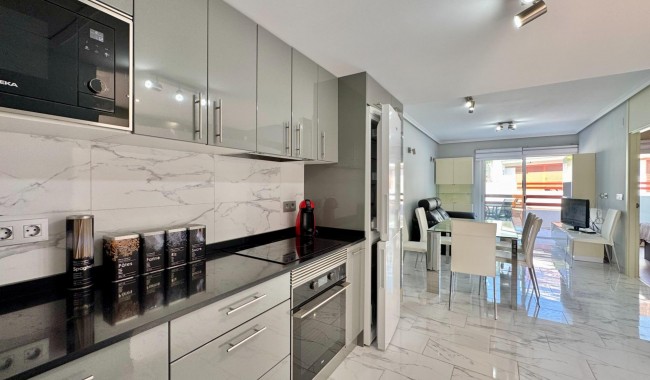 Resale - Apartment - Orihuela Costa - Punta Prima
