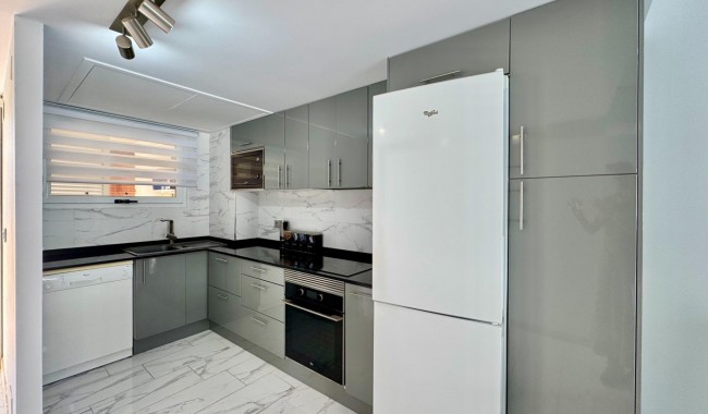 Resale - Apartment - Orihuela Costa - Punta Prima