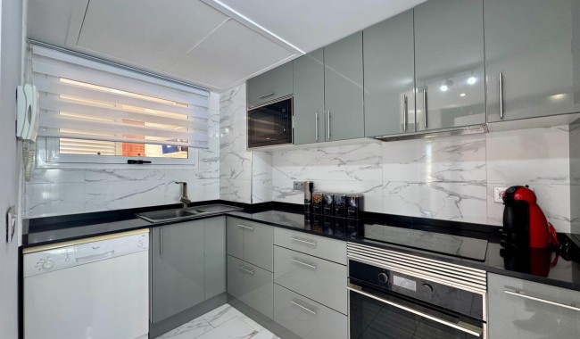 Resale - Apartment - Orihuela Costa - Punta Prima