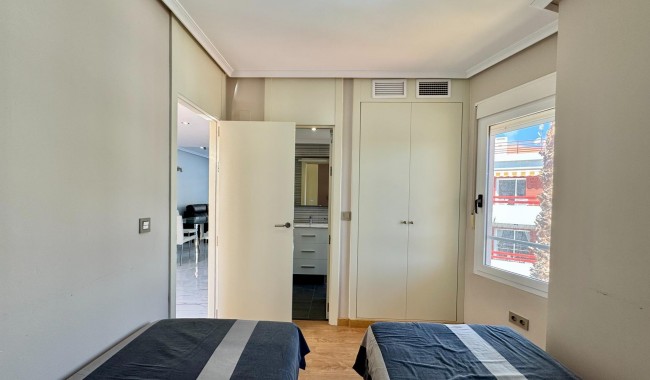Resale - Apartment - Orihuela Costa - Punta Prima