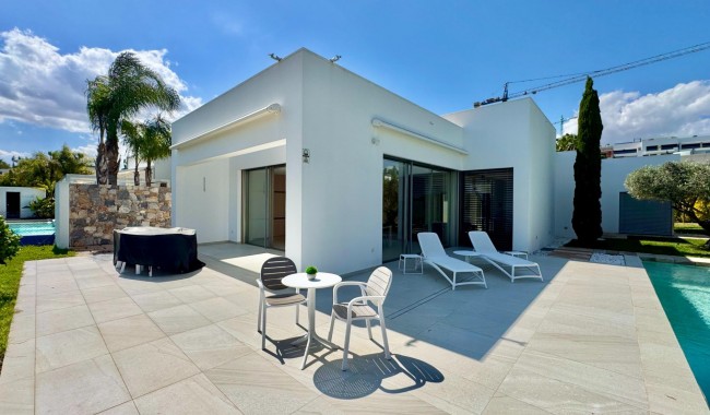 Segunda mano - Villa - Orihuela - Las Colinas Golf Resort